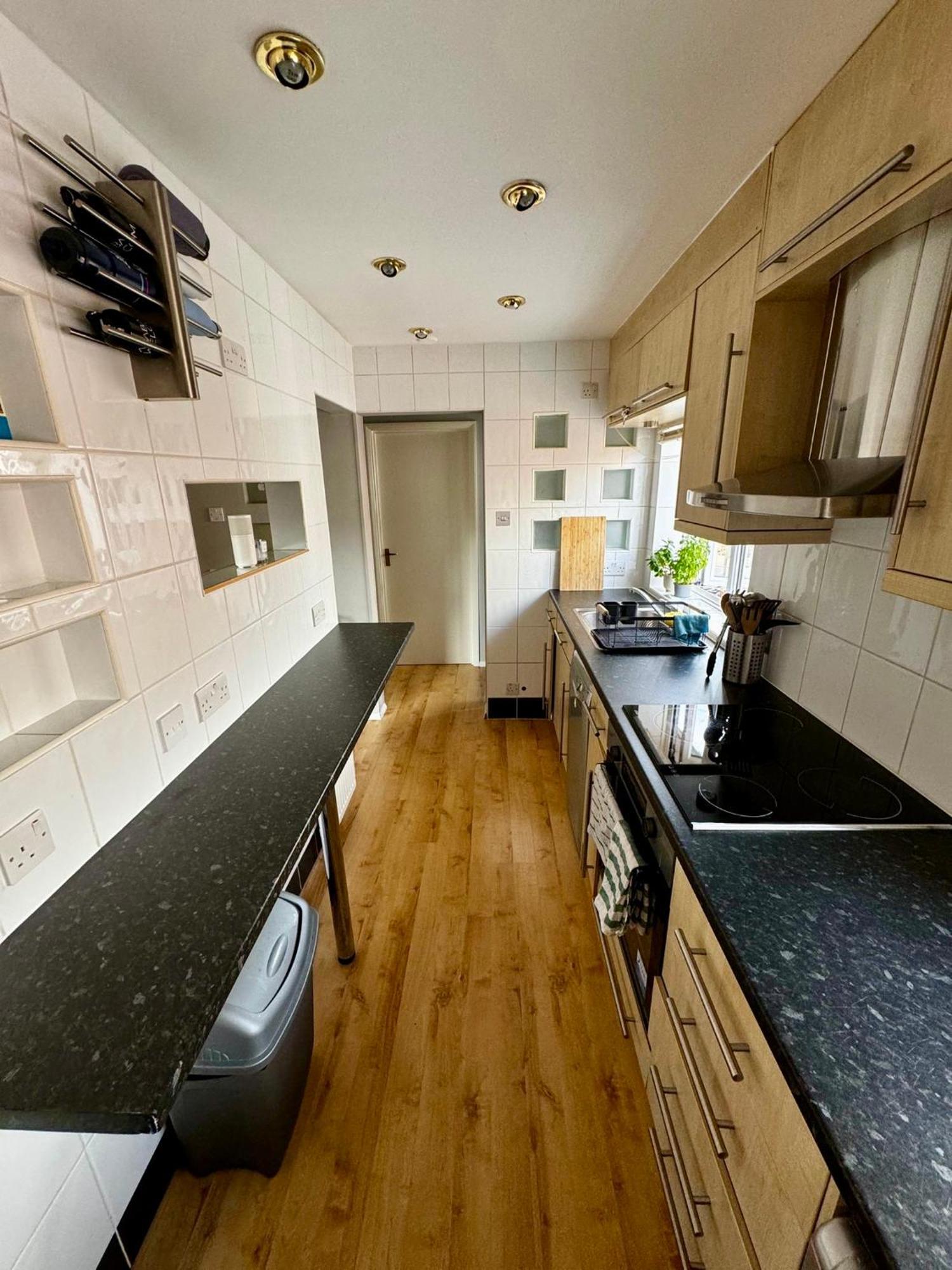 Amazing En-Suite Apartment In Finchley Central Лондон Екстериор снимка