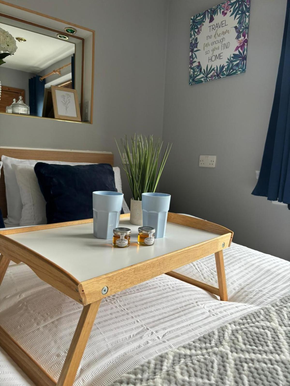 Amazing En-Suite Apartment In Finchley Central Лондон Екстериор снимка